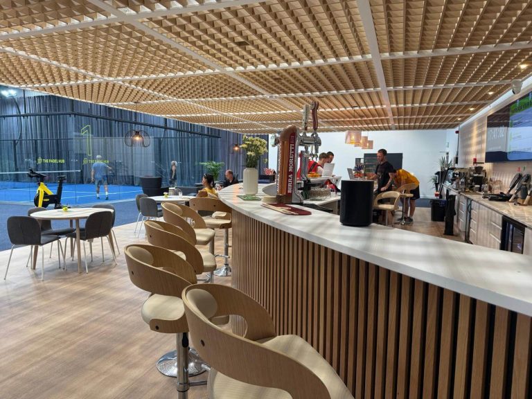 PADELHUB Epsom Bar